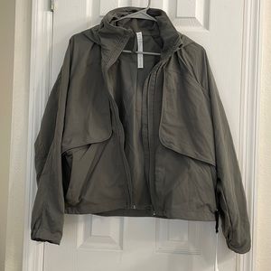 Lululemon Always Effortless Jacket in Grey Sage size 8 NWT